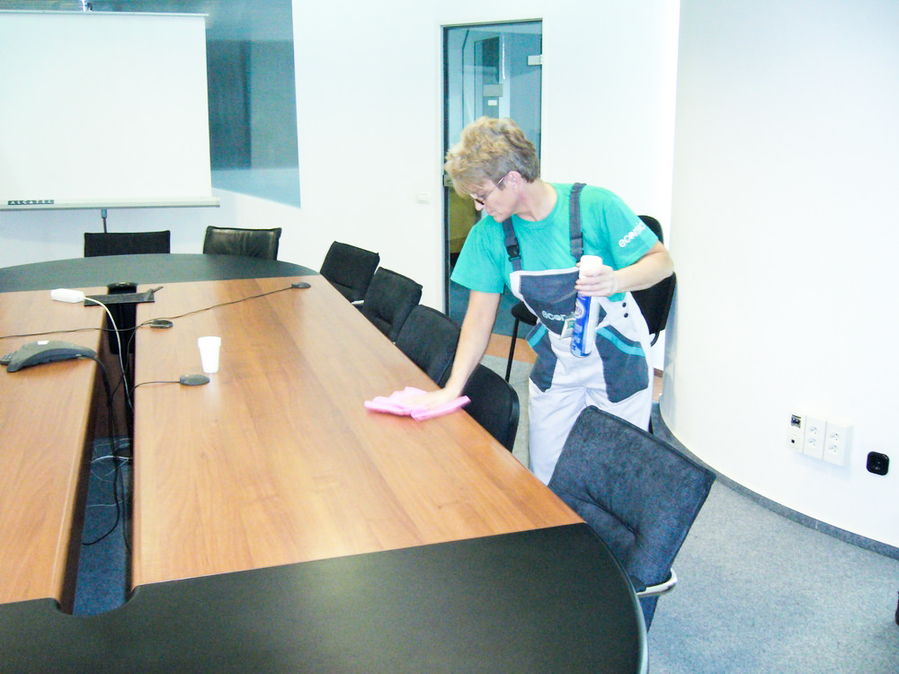 Curățenie birouri și spații administrative